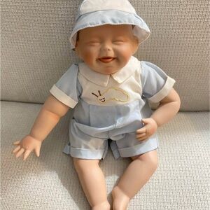 Adorable 26 yr old Giggles Ashton Drake Doll in Blue Outfit